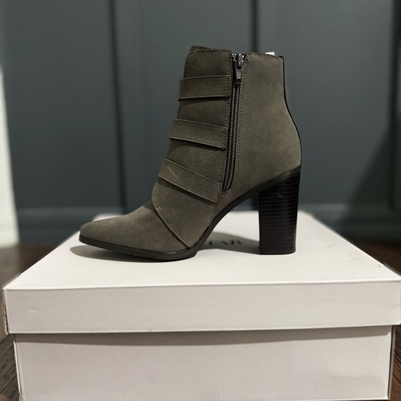 JustFab Grey Booties - Never Worn - Picture 2 of 3